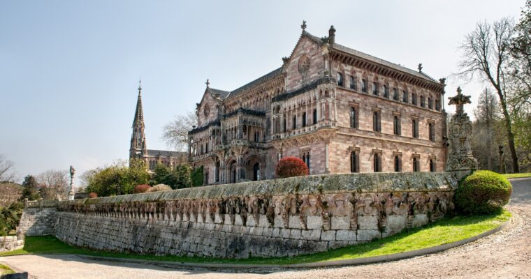 El Palacio de los Sobrellanos: Un Resplandor de Belleza en Comillas.