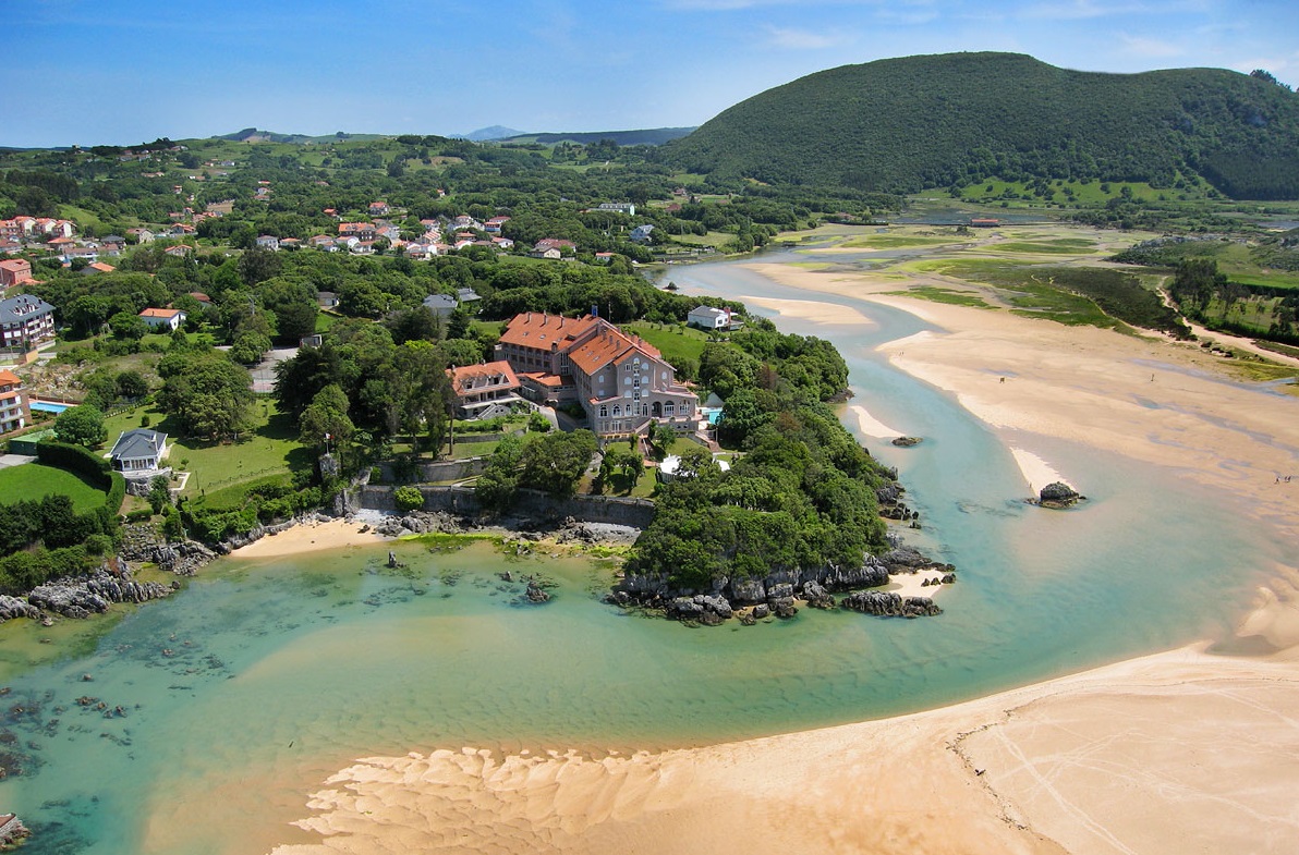 Descubre la belleza de Isla, Cantabria: un destino único en la costa norte de España