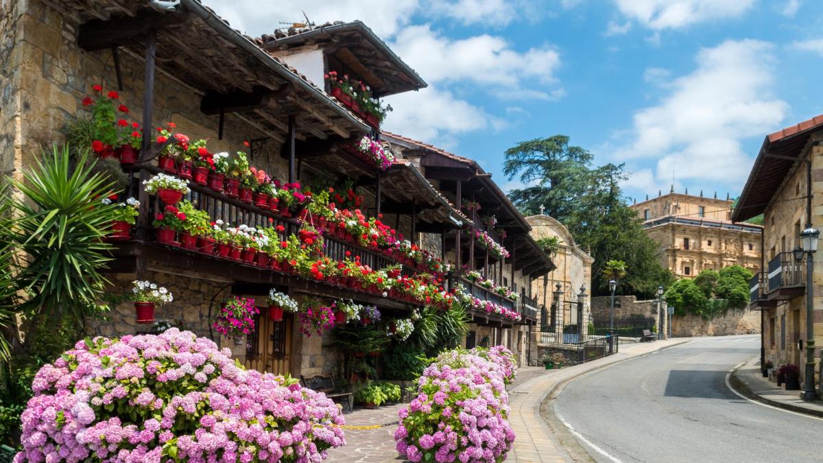 Descubre los encantos naturales de Villacarriedo en Cantabria